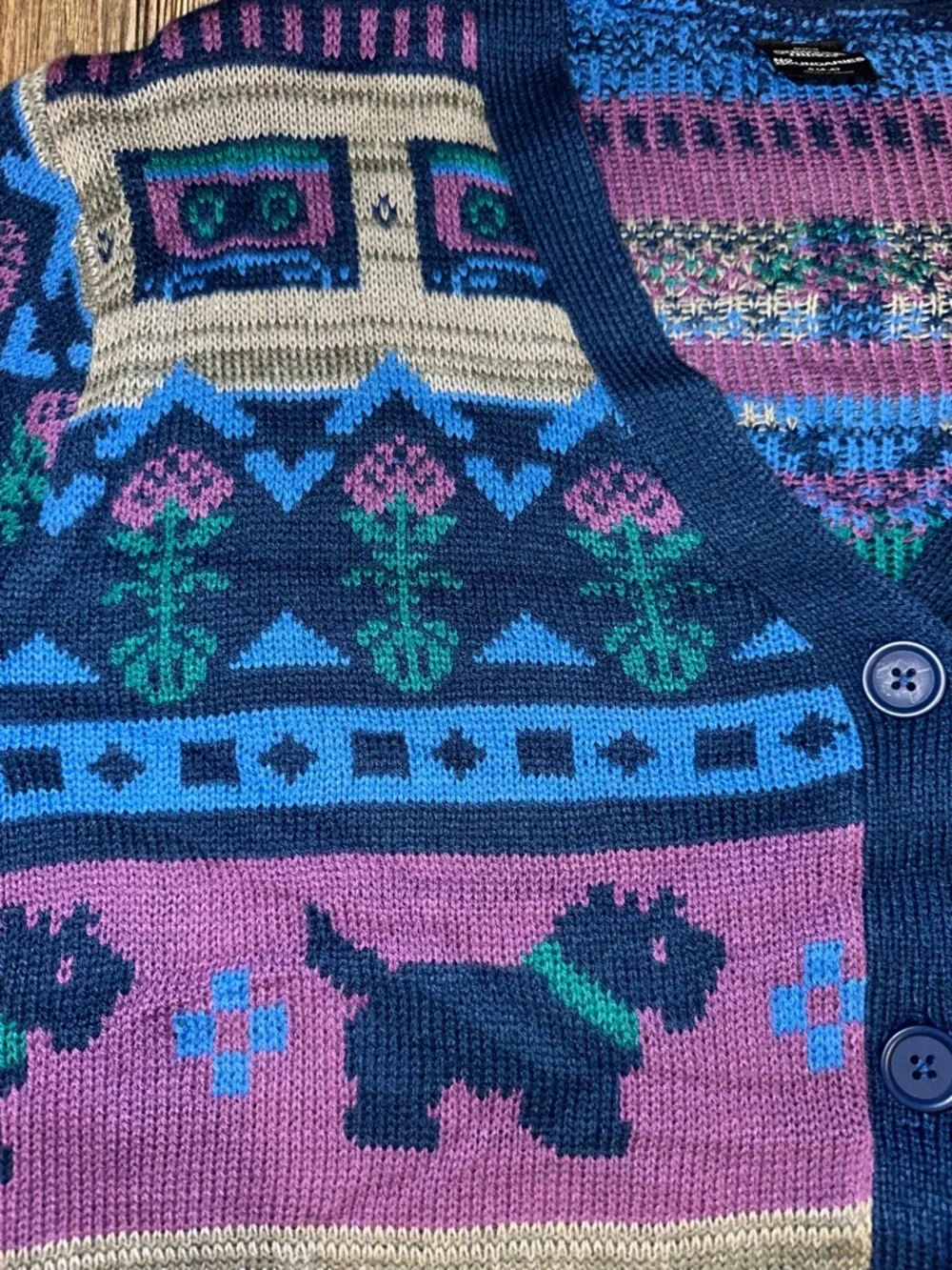 New Stranger Things Collaboration Multicolor Dog-Pattern V-Neck Cardigan Size S - Picture 6 of 8